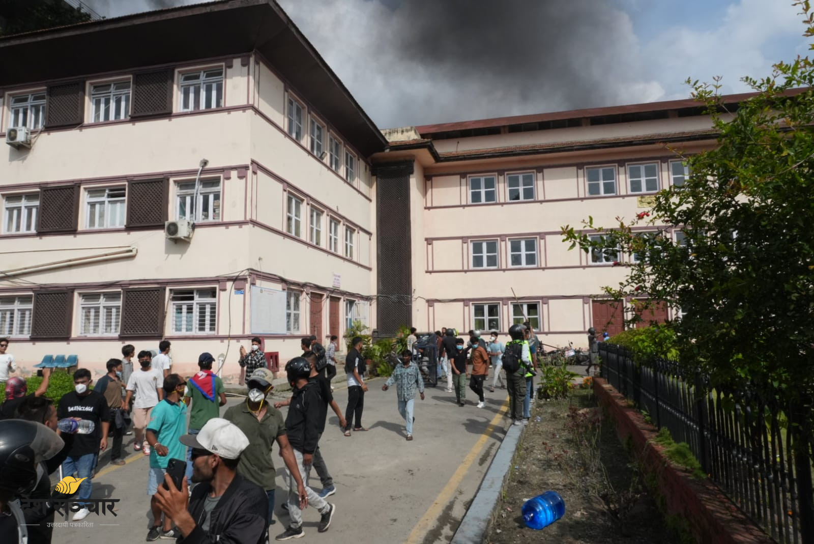 अदालतमा आगो लगाउनेविरुद्ध सर्वोच्चले संस्थागत रुपमै जाहेरी दिने